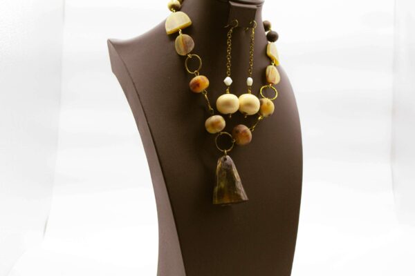 Beige and Brown Chunky Necklace