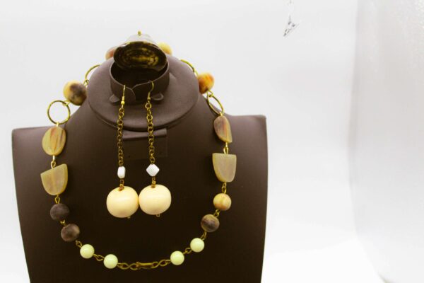 Beige and Brown Chunky Necklace - Image 3